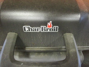 lot 42 image: Gas Grill wCover
