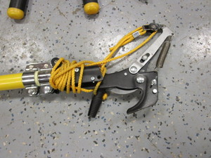 lot 100 image: Tree Trimmers & Hedge Trimmers