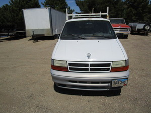 lot 2 image: 1994 Dodge Caravan Work Van