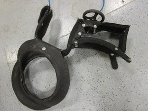 lot 11 image: Tractor Tire Swing