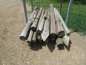 lot 5A image: Fence posts (some new, see description)