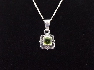 .925 Sterling Silver Square Cut Peridot Crystal Pendant Necklace