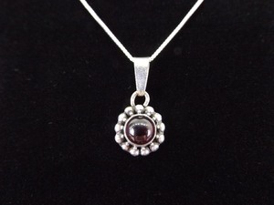 .925 Sterling Silver Amethyst Cabochon Pendant Necklace