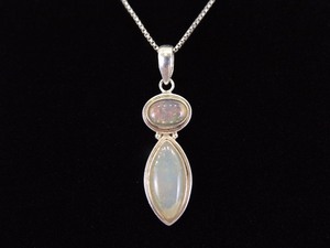 .925 Sterling Silver Moonstone Cabochon Pendant Necklace