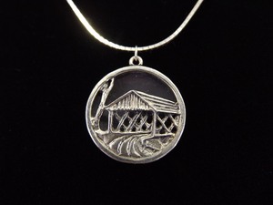 .925 Sterling Silver Covered Country Bridge Pendant Necklace
