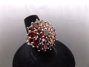 .925 Sterling Silver Garnet Flower Cocktail Ring Size 7
