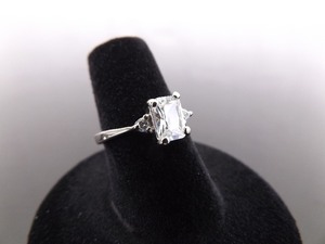 .925 Sterling Silver Emerald Cut Crystal Ring Size 6.25