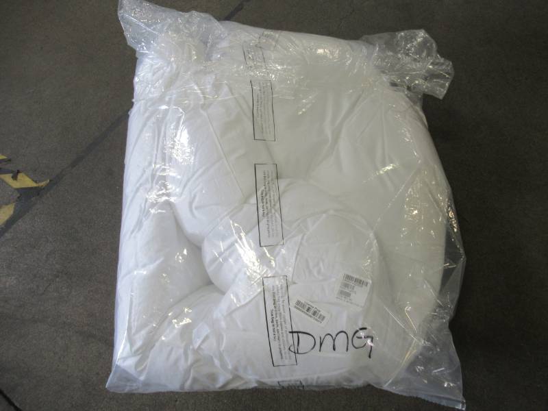 Down-Free Alternative Baffled Square 4 in. Twin Softbed Mattress Topper in White, FA20-T-WHITE - NEW