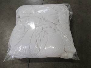 White Bay� RDS Certified European Down and Oversized Comforter King Light White, C2x3-k-white - NEW