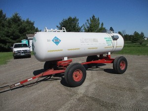 lot 2 image: ANHYDROUS TANK N RUNNING GEAR