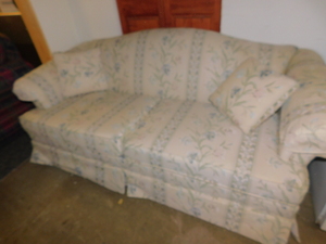 Flex Steel Floral Loveseat