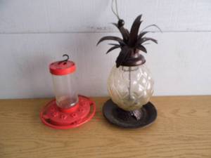 Lot of 2 Bird Feeders