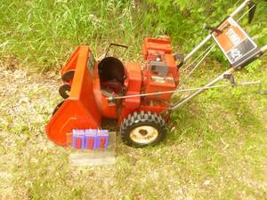 lot 2 image: Toro 421 Snow Thrower. Needs tune up. As shown.