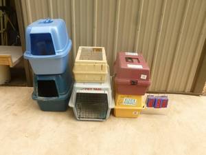 lot 20 image: Misc lot of 2 cat litter boxes & 4 pet carriers. As shown.