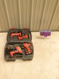 lot 21 image: Skil Tool kit in case. 12 volt. Includes 2 batteries. Tested & works. As shown.