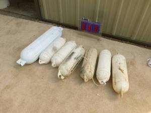 lot 42 image: Qty of 7 Boat fendersbumpers. As shown.