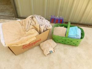 lot 53 image: Box of bath & hand towels. As shown.