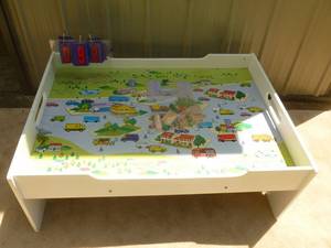 lot 92 image: Kids city play bench. As shown.