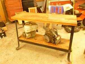 lot 126 image: Qty of 2 small engines that both run & work bench. As shown.