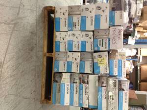 PALLET WITH MOEN FAUCETS FOR PARTS SEE PICS
