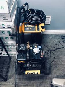 DEWALT 4000 PSI at 2.5 GPM Gas Pressure Washer Powered by Honda in working conditions