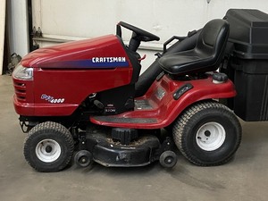 lot 2 image: Craftsman DYT4000 Lawn Tractor