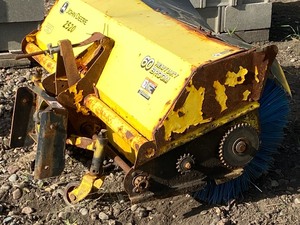 lot 5 image: John Deere 60 Broom