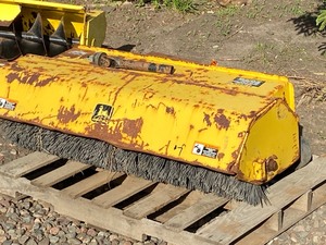 lot 6 image: John Deere 51 Broom
