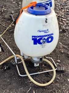 lot 32 image: (3) SP-Systems Backpack Sprayers