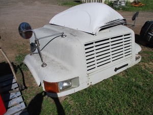 lot 17 image: FRONT HOOD N WIND DEFLECTORS, MISC PARTS