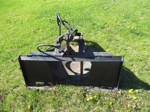 lot 5 image: STUMP GRAPPLE