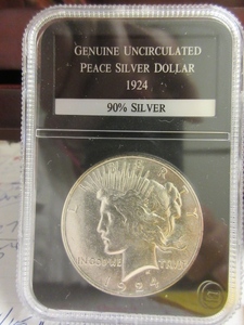 lot 125 image: UNCIRCULATED 1924 PEACE SILVER DOLLAR