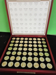 lot 133 image: GOLD AND SILVER HIGHLIGHTED STATEHOOD QUARTERS COLLECTION