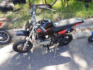 lot 1 image: 2017 Gas Scooter-Runs With A Little Help Or Starting Fluid