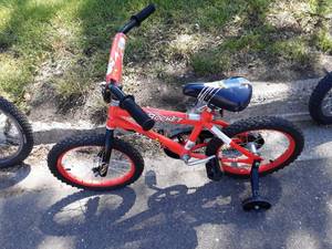 lot 7 image: Next Rocket 16 Bike With Training Wheels