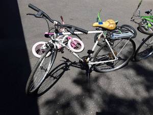 lot 14 image: Giant All Terrain 27 Mens Bike