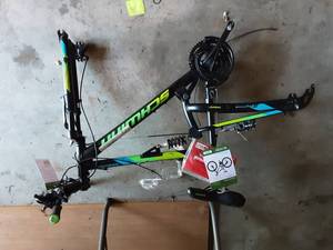 lot 17 image: Schwinn Abbott Bike Frame New With Tags