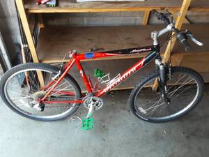 lot 18 image: Specialized Hard Rock Bike Needs Seat