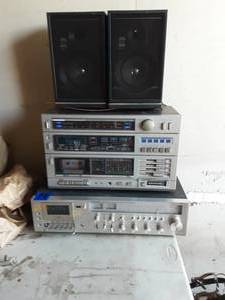lot 19 image: Soundesign Tuner, E.Q, Amp, Tape & Pair Of Speakers,  Craig AMFM TunerAmp With Tape Player