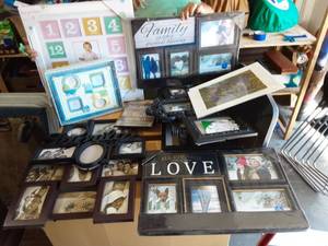 lot 49 image: Lot Of Assorted Collage Frames & Wall Decor
