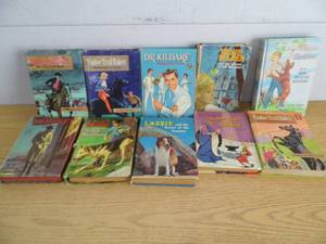 Lot of 10 Vintage Books