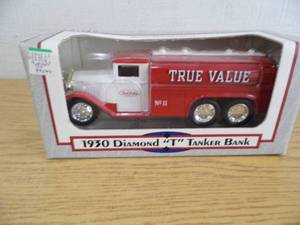 1930 Diamond T Tanker Bank