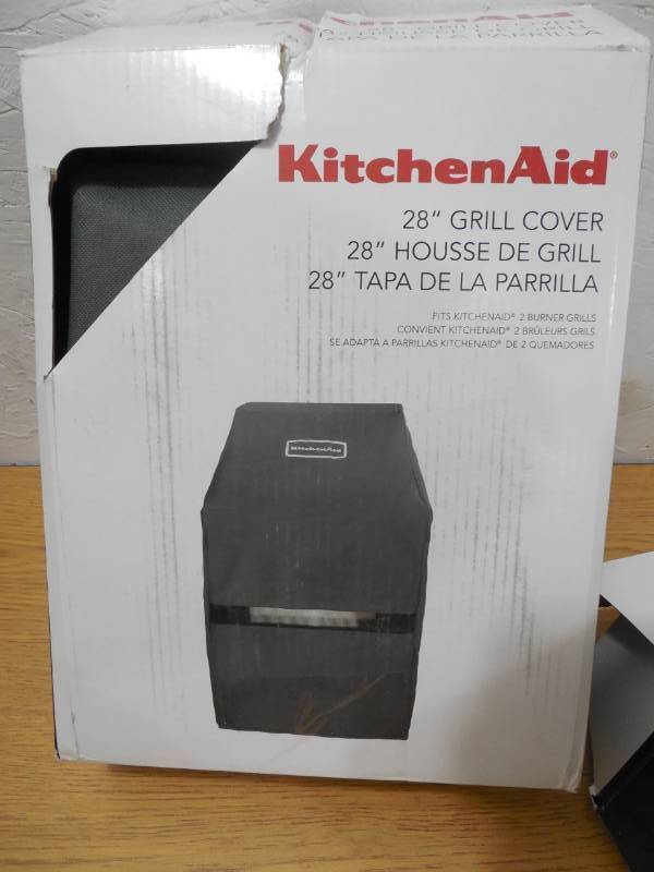 lot 18 image: KitchenAid 28 in. Grill Cover