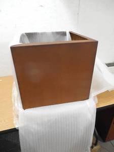 lot 8 image: 20 Steel planter box
