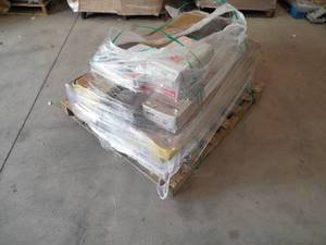 lot 98 image: WHOLESALE PALLET LOT OF FLOORING ITEMS