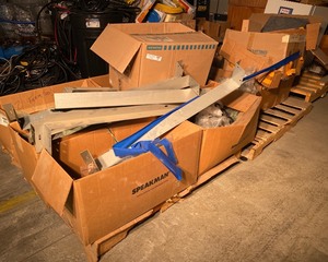 lot 23 image: Many Brand New Strobe Lights, Assorted Manuals, etc