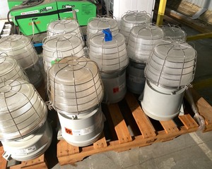 lot 29 image: Pallet of Hazardous Area Lights 400 watt  1-175, Class 1 Div 2