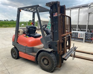 lot 1B image: 1996 Toyota 426FGU20 Forklift