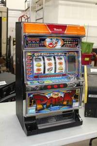 Yamasa Park Time 3-Wheel Slot Machine with Key