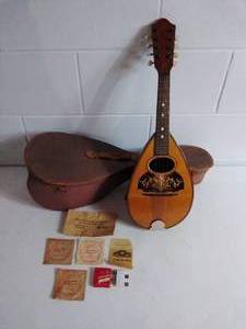 lot 105 image: VINTAGE Violin Mandolin with Case